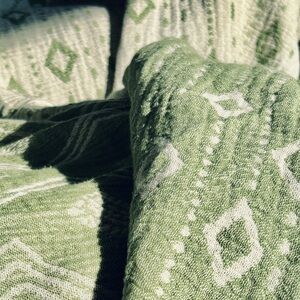 Diamond Dash Bohemian Aztec Organic Loom Weave Blanket Green & Cream 2 Side NEW